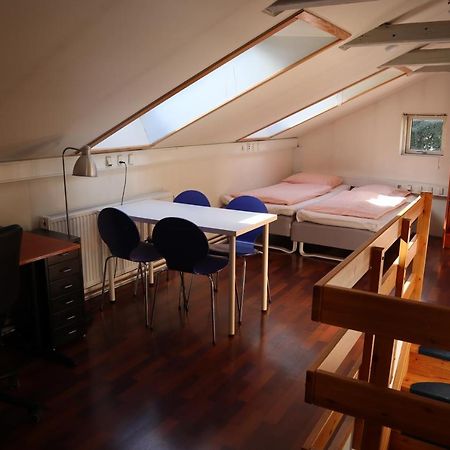 Rooms In Quiet Yellow Courtyard Apartment コペンハーゲン エクステリア 写真