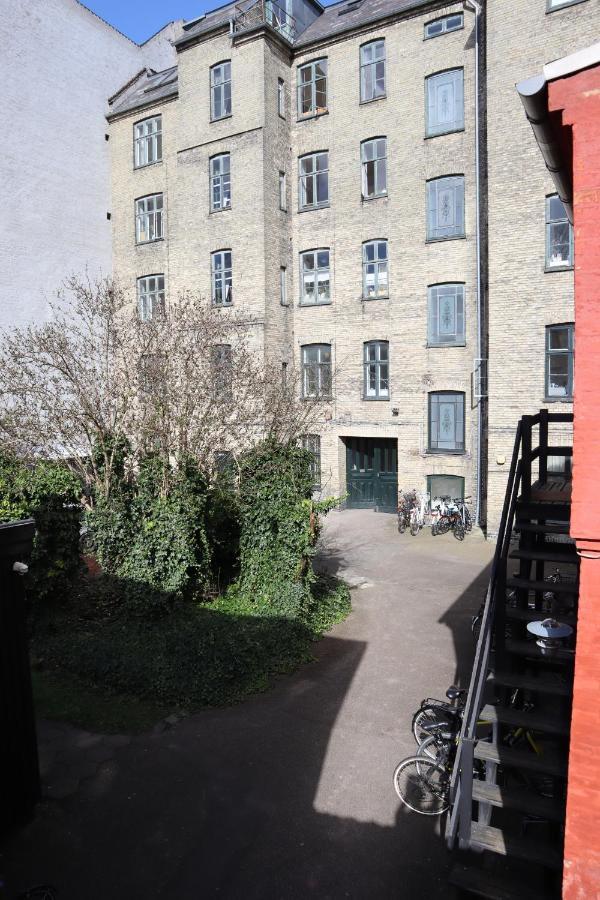Rooms In Quiet Yellow Courtyard Apartment コペンハーゲン エクステリア 写真