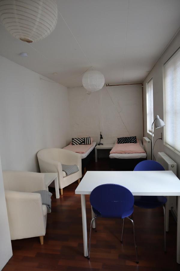 Rooms In Quiet Yellow Courtyard Apartment コペンハーゲン エクステリア 写真